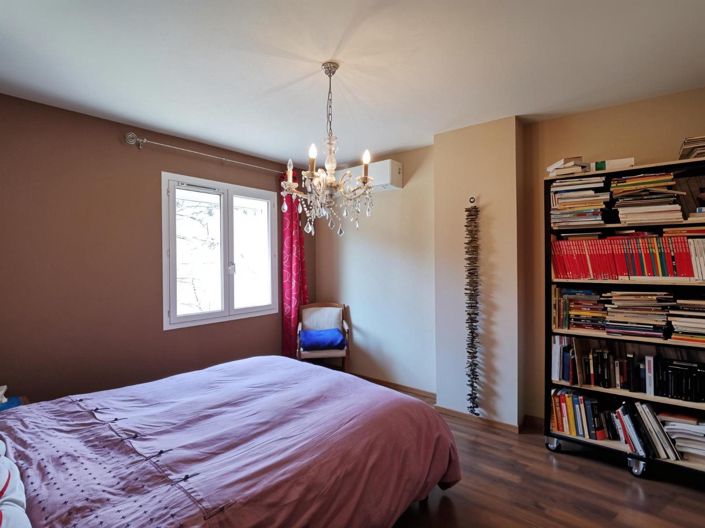 Image No.12-4 Bed House for sale
