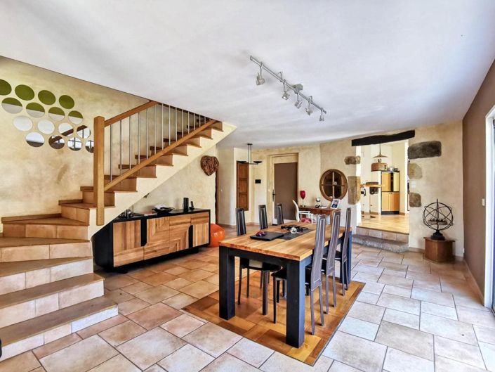 Image No.8-4 Bed House for sale