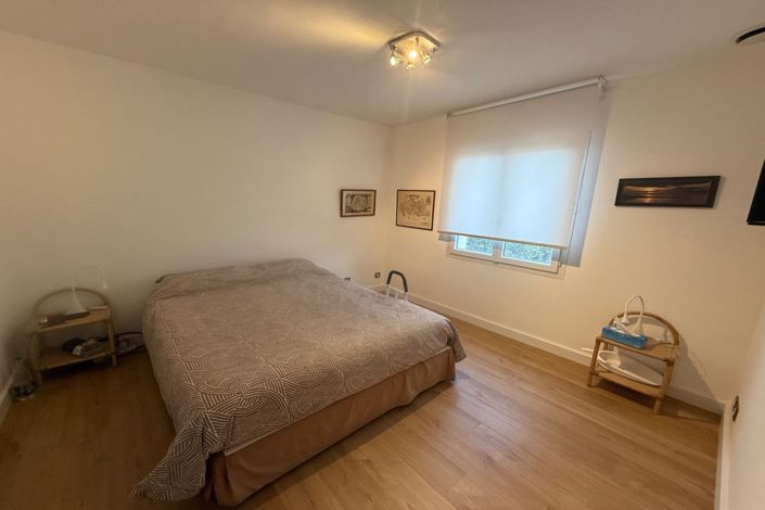 Image No.7-4 Bed House for sale