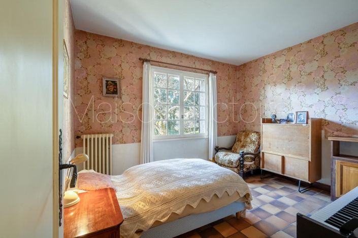 Image No.8-4 Bed House for sale