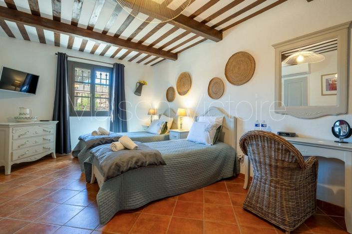 Image No.18-5 Bed House for sale
