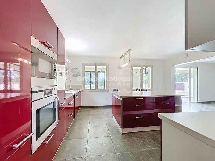 Image No.7-7 Bed House for sale