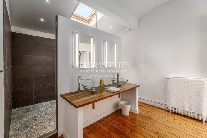 Image No.18-5 Bed House for sale
