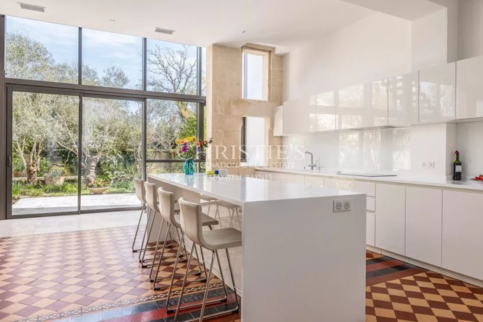 Image No.6-5 Bed House for sale