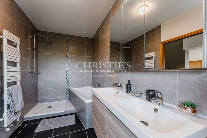 Image No.11-4 Bed House for sale