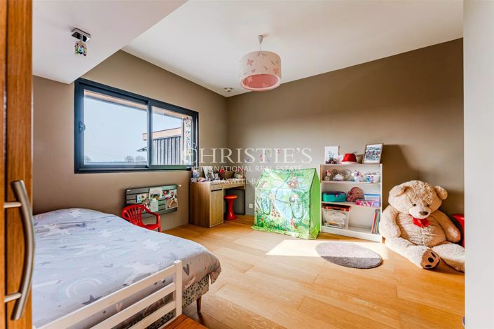 Image No.12-4 Bed House for sale