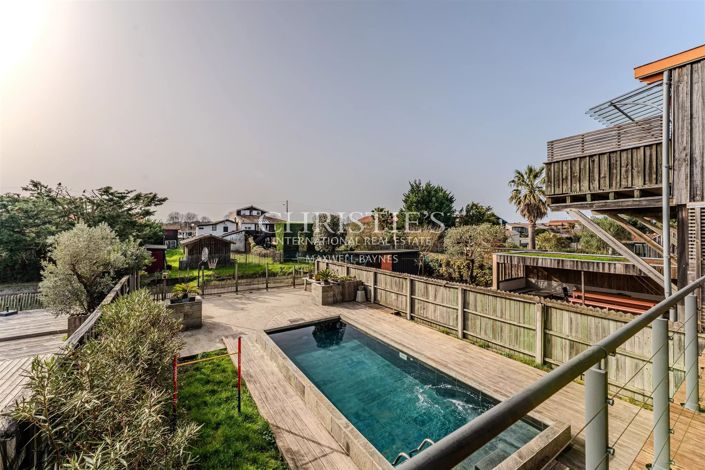 Image No.2-4 Bed House for sale