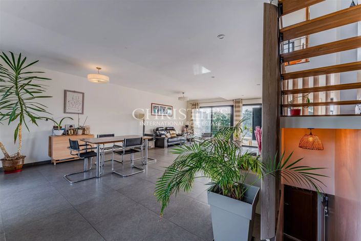 Image No.5-4 Bed House for sale