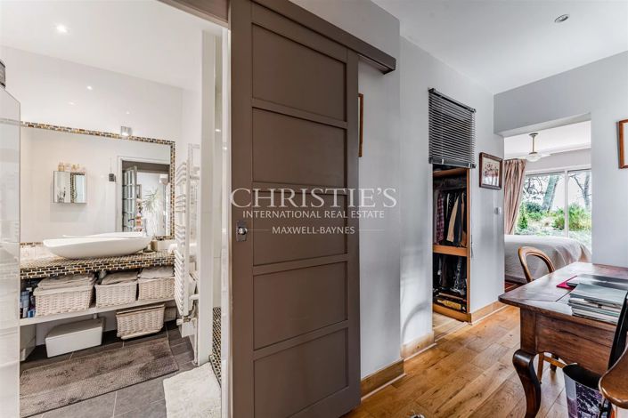 Image No.9-4 Bed House for sale