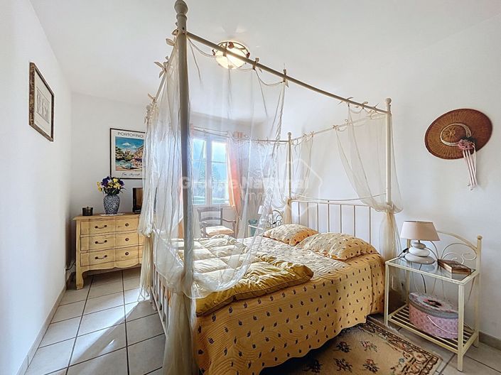 Image No.13-4 Bed Property for sale