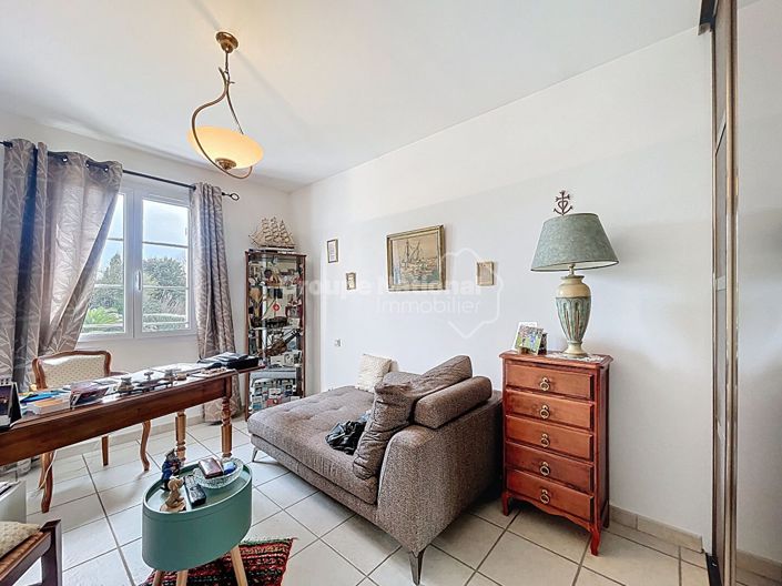 Image No.14-4 Bed Property for sale