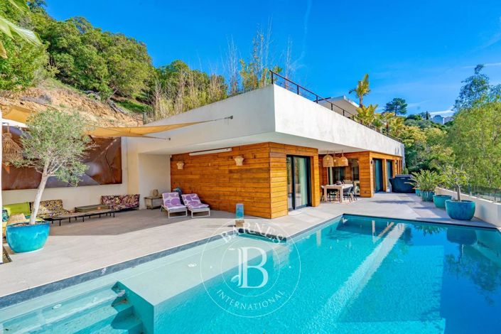 Image No.12-3 Bed House for sale