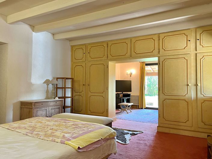 Image No.9-6 Bed House for sale