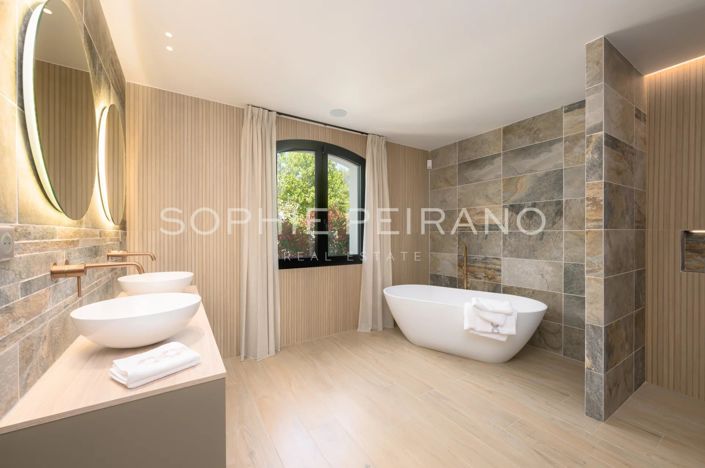 Image No.7-5 Bed House for sale