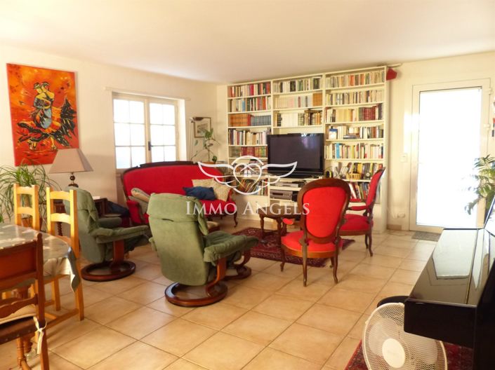 Image No.21-5 Bed House for sale