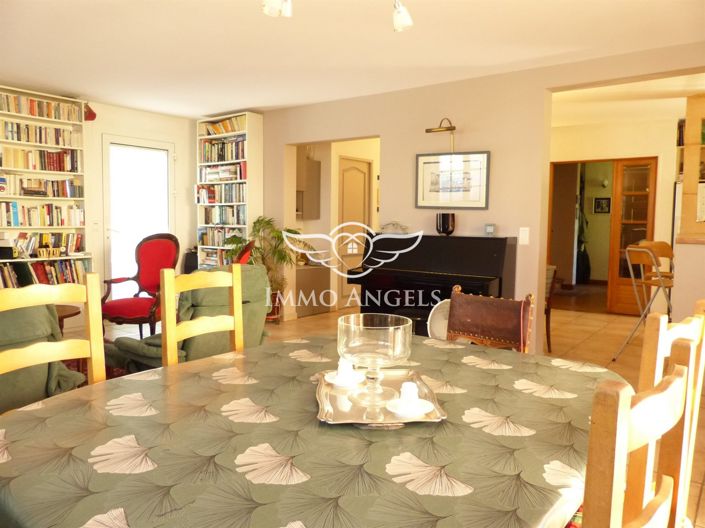 Image No.23-5 Bed House for sale