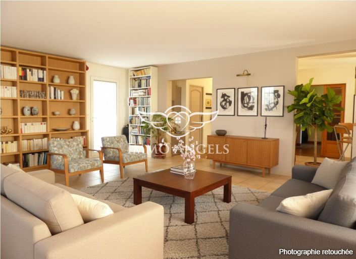 Image No.24-5 Bed House for sale