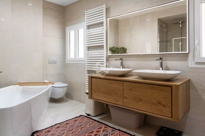 Image No.16-4 Bed House for sale