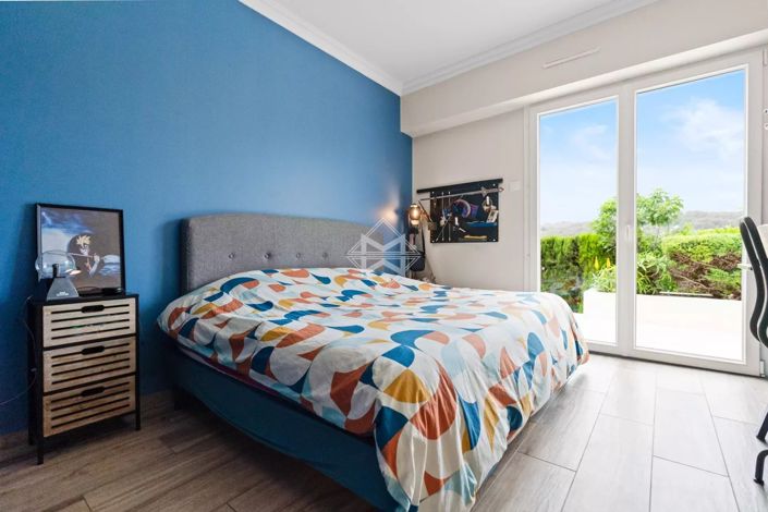 Image No.17-4 Bed House for sale