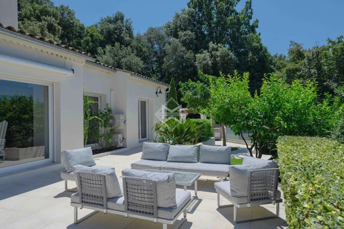 Image No.6-4 Bed House for sale