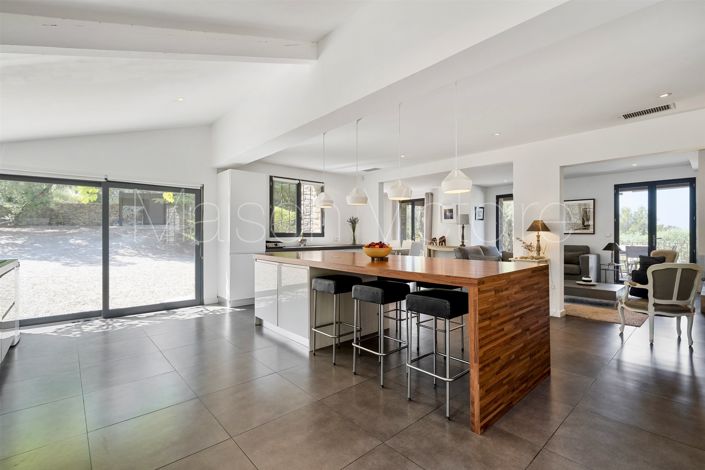 Image No.3-5 Bed House for sale