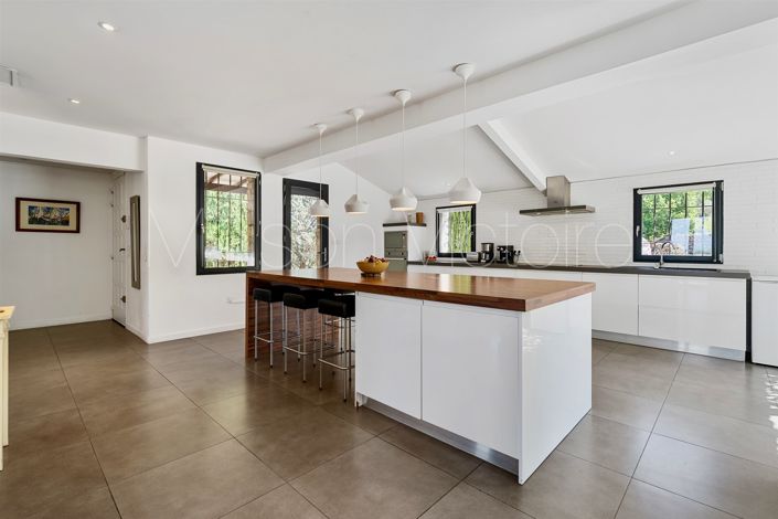 Image No.5-5 Bed House for sale