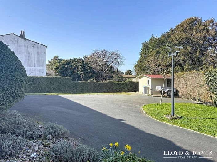 Image No.19-3 Bed House for sale