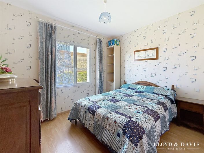 Image No.8-3 Bed House for sale