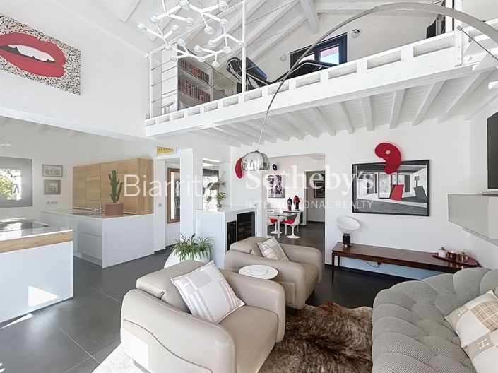 Image No.8-2 Bed House for sale