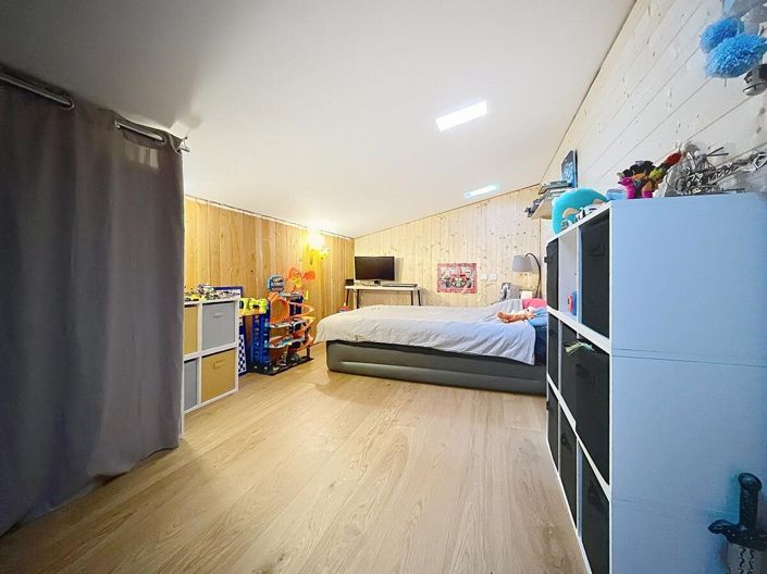 Image No.14-3 Bed House for sale