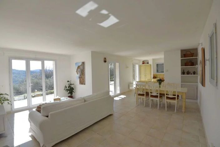 Image No.3-4 Bed House for sale