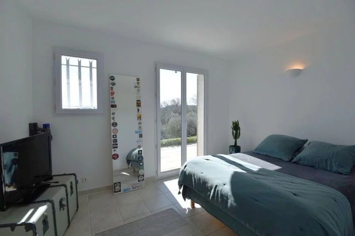 Image No.7-4 Bed House for sale