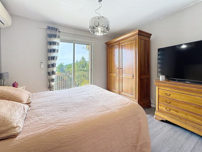 Image No.15-4 Bed House for sale