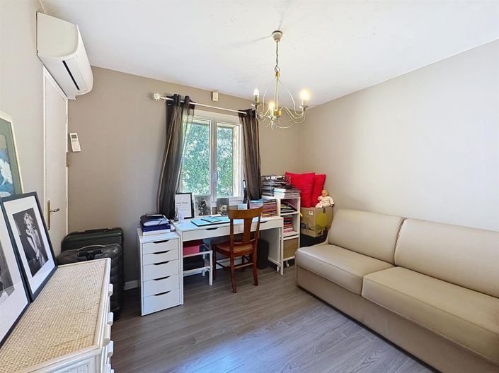 Image No.19-4 Bed House for sale