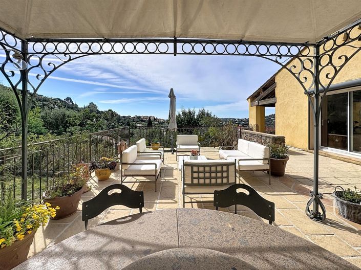 Image No.8-4 Bed House for sale
