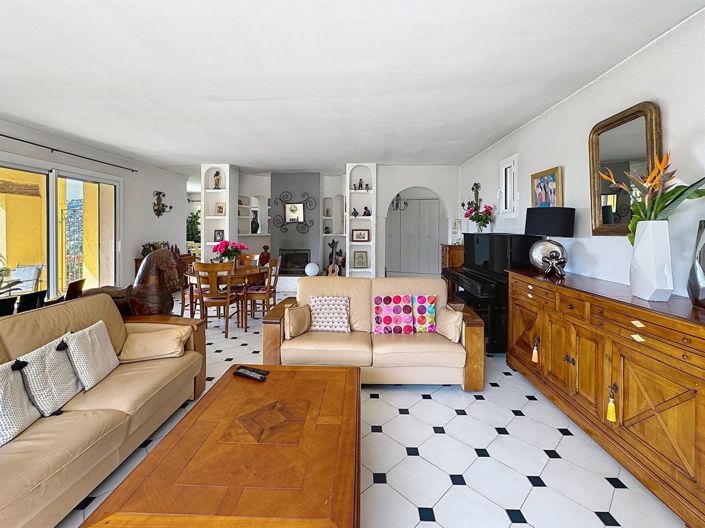Image No.9-4 Bed House for sale