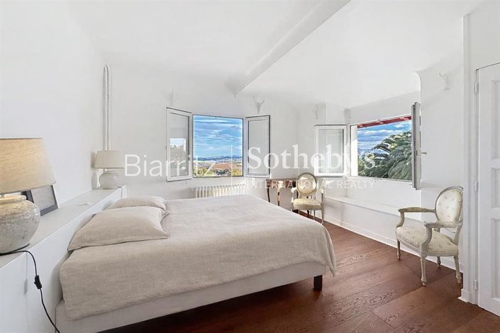 Image No.13-7 Bed House for sale