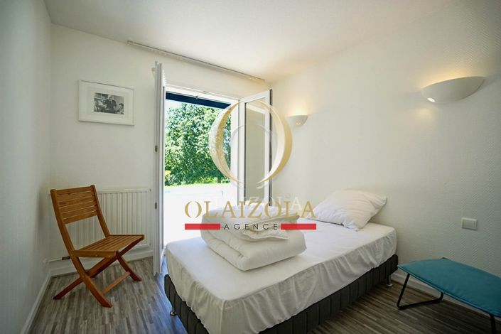 Image No.8-4 Bed House for sale
