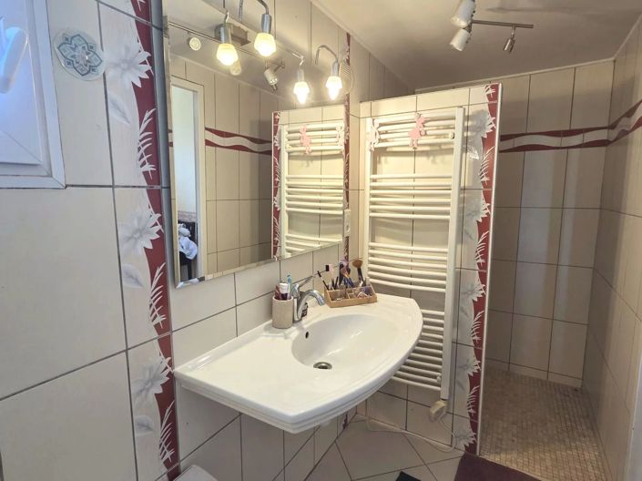 Image No.12-4 Bed House for sale