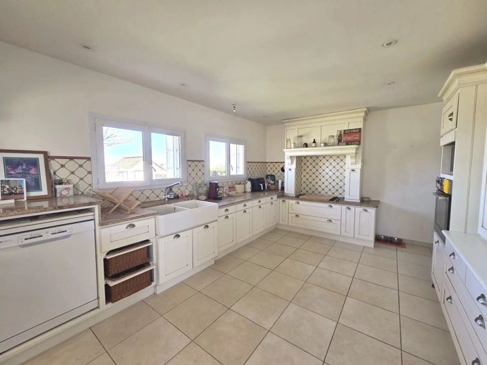 Image No.5-4 Bed House for sale