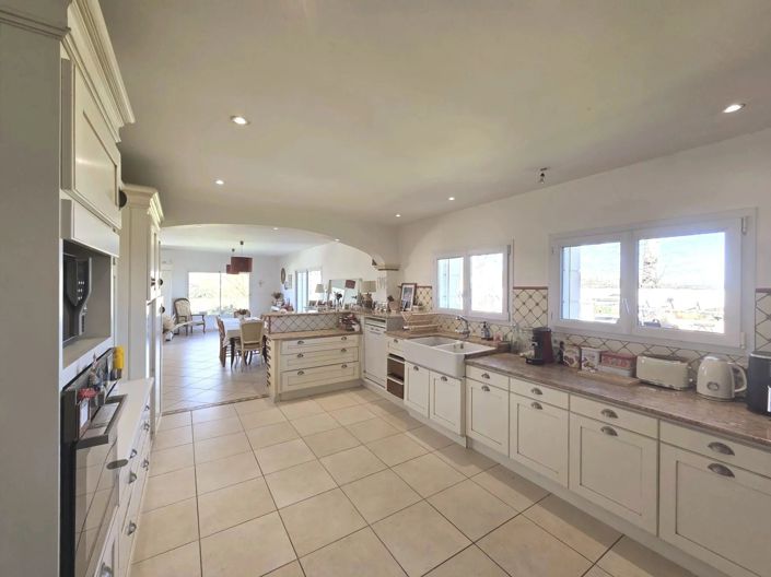 Image No.6-4 Bed House for sale