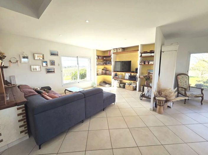 Image No.8-4 Bed House for sale