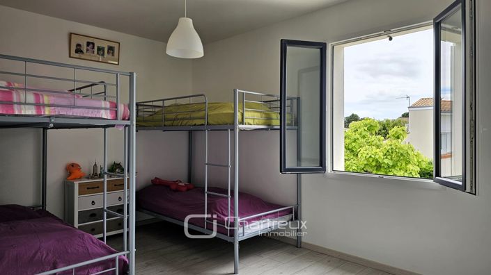 Image No.10-4 Bed House for sale