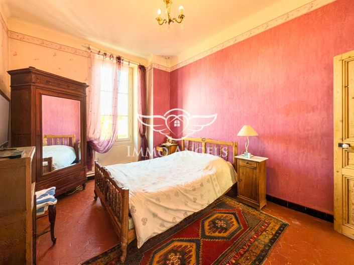 Image No.12-6 Bed House for sale