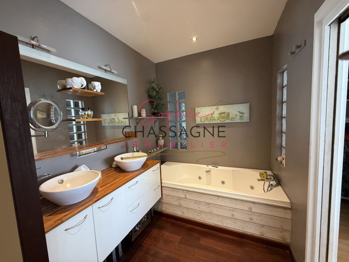 Image No.18-4 Bed House for sale