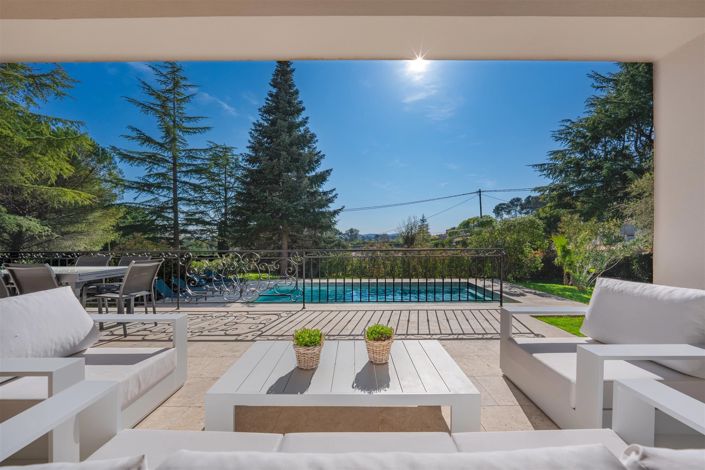 Image No.6-5 Bed House for sale