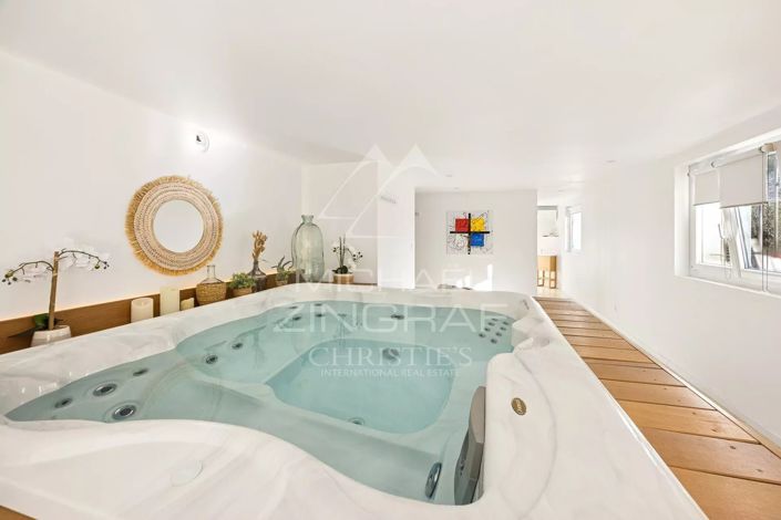 Image No.9-8 Bed House for sale