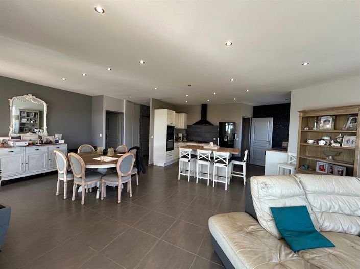 Image No.6-3 Bed House for sale