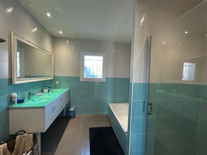 Image No.7-3 Bed House for sale
