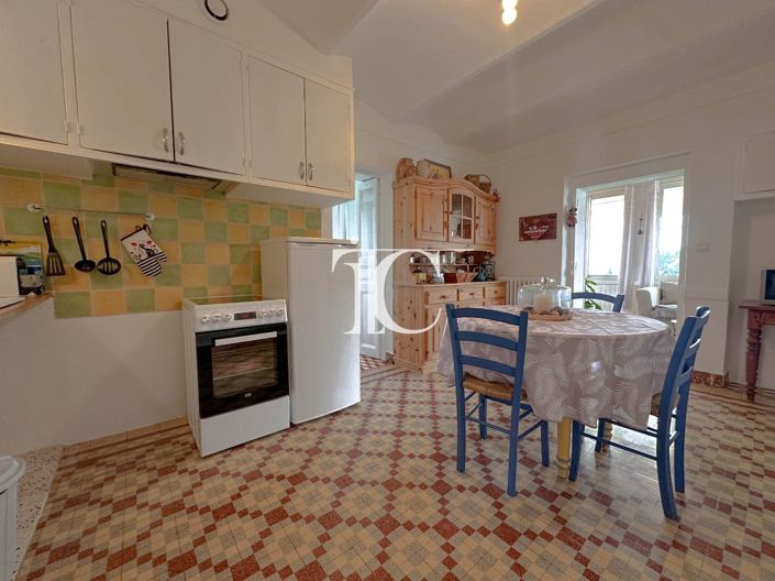 Image No.7-6 Bed House for sale